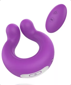 Cockring vibrerend met afstandsbediening, ontworpen voor extra stimulatie en langdurige erecties, voorzien van krachtige vibraties en meerdere standen die eenvoudig te bedienen zijn via de meegeleverde afstandsbediening. Gemaakt van lichaamsveilig siliconen, waterdicht en oplaadbaar, ideaal voor gebruik tijdens solo- of partnerspel.